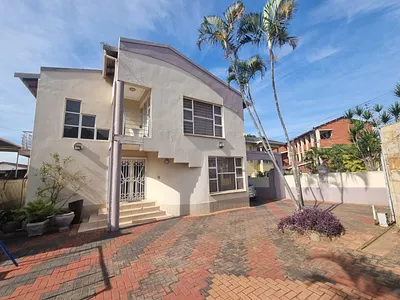 6 Bedroom House To Rent in Durban - aKBC.webp