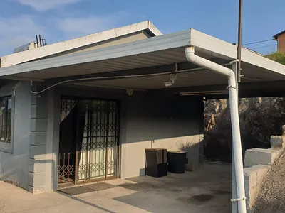 3 Bedroom House For Sale in Chatsworth - 4dB0.webp