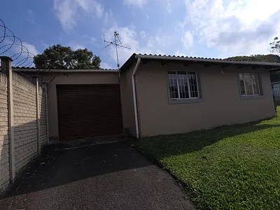 2 Bedroom Apartment To Rent in Pinetown - lfEw.webp