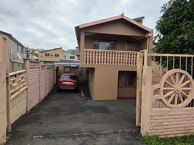 3 Bedroom House For Sale in Chatsworth - 7XUS.webp