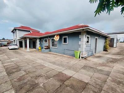 5 Bedroom House For Sale in Adams Mission - img