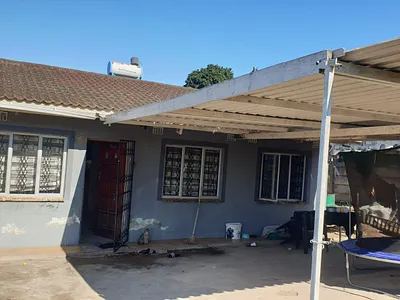 2 Bedroom House For Sale in Queensburgh - 5a17.webp