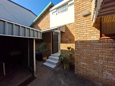 2 Bedroom Apartment To Rent in Chatsworth - dDta.webp