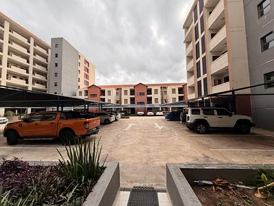 2 Bedroom Apartment For Sale in Umhlanga - XyxK.webp