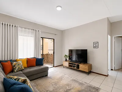 2 Bedroom Apartment For Sale in Sandton - uUiN.webp
