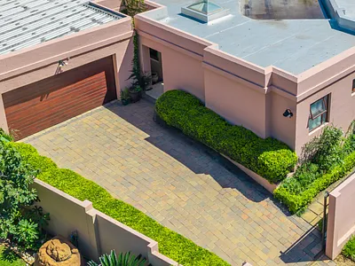 3 Bedroom House For Sale in Sandton - 6q9K.webp