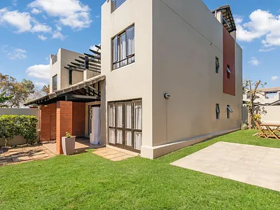 2 Bedroom Apartment For Sale in Sandton - img