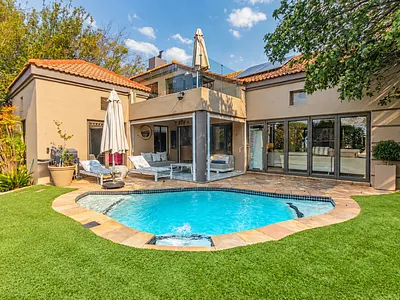 2 Bedroom House For Sale in Sandton - img