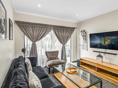 1 Bedroom Apartment For Sale in Sandton - img