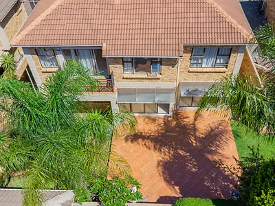 4 Bedroom House For Sale in Sandton - gMFv.webp