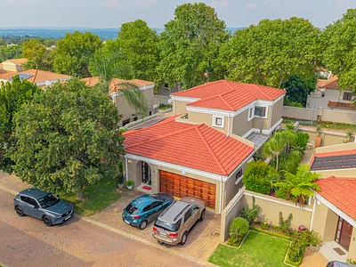 3 Bedroom House For Sale in Sandton - B05J.webp