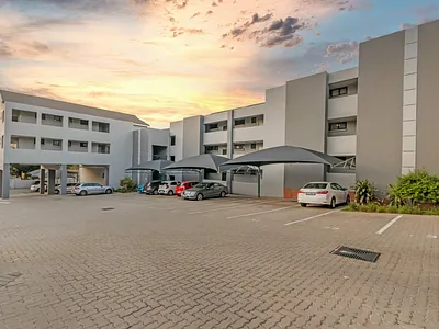 2 Bedroom Apartment For Sale in Randburg - HfFV.webp