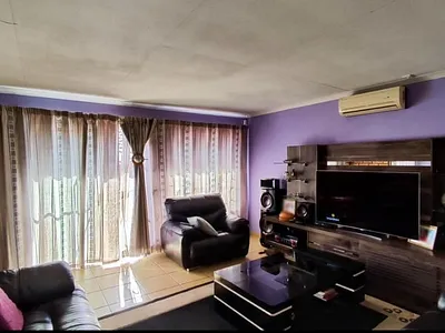 3 Bedroom Townhouse For Sale in Kempton Park - img