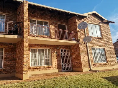 2 Bedroom Townhouse For Sale in Kempton Park - img