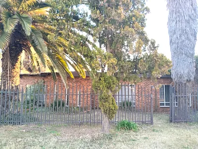 4 Bedroom House For Sale in Kempton Park - img