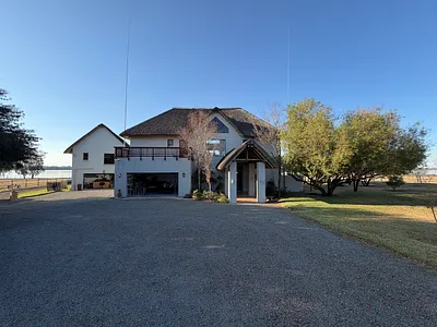 4 Bedroom House For Sale in Deneysville - img