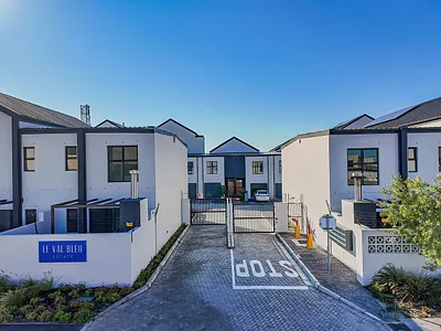 3 Bedroom Townhouse To Rent in Blouberg - lQxz.webp