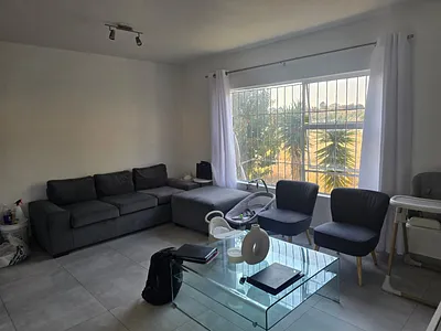 2 Bedroom Apartment For Sale in Johannesburg - cElS.webp