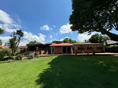 5 Bedroom House For Sale in Johannesburg - LgyH.webp