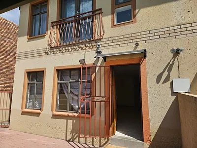 6 Bedroom House For Sale in Johannesburg - UM1W.webp