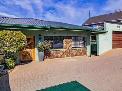 3 Bedroom House For Sale in Johannesburg - 0BN2.webp