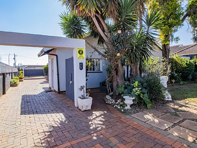 4 Bedroom House For Sale in Johannesburg - hkhX.webp