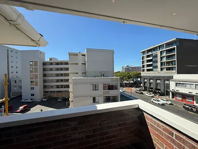 0.5 Bedroom Apartment To Rent in Cape Town - FNt1.webp