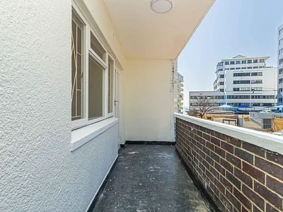 0.5 Bedroom Apartment To Rent in Cape Town - voEE.webp