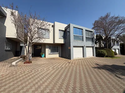 3 Bedroom Townhouse For Sale in Johannesburg - VpbG.webp