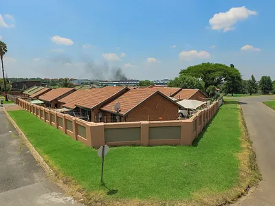 2 Bedroom Apartment To Rent in Boksburg - img