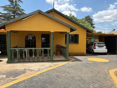 4 Bedroom House For Sale in Johannesburg - img