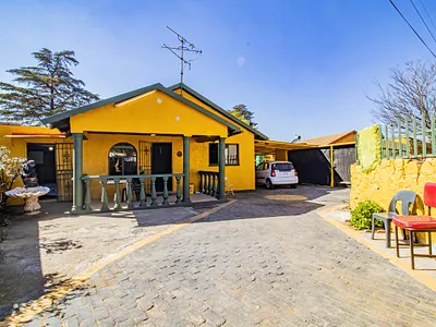4 Bedroom House For Sale in Johannesburg - sE01.webp