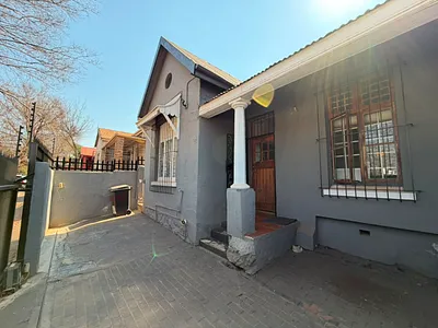 3 Bedroom House For Sale in Johannesburg - img