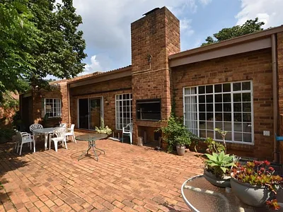 1 Bedroom Apartment For Sale in Bedfordview - img