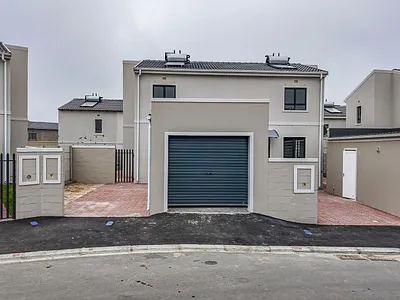 3 Bedroom Apartment To Rent in Milnerton - PaD4.webp
