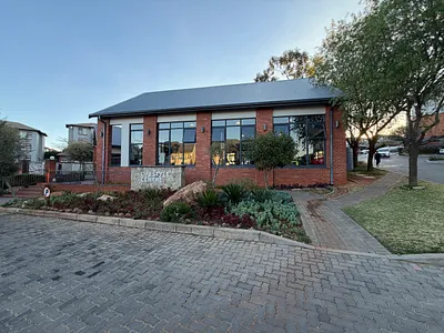 3 Bedroom Townhouse For Sale in Johannesburg - KQi1.webp