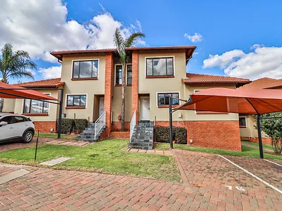 3 Bedroom Townhouse For Sale in Johannesburg - MozI.webp