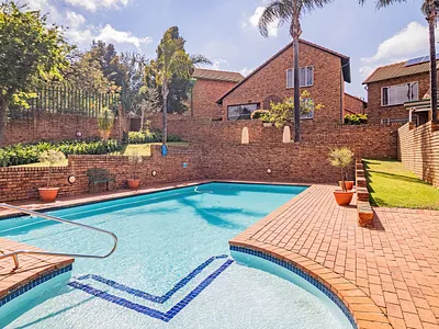 2 Bedroom Townhouse For Sale in Johannesburg - img