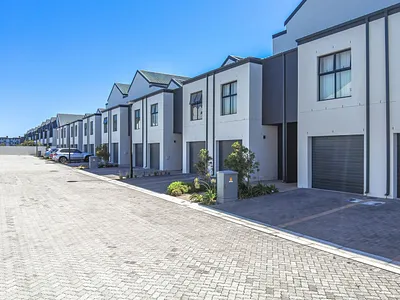4 Bedroom Apartment To Rent in Blouberg - img