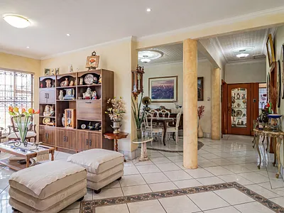 5 Bedroom House For Sale in Johannesburg - img