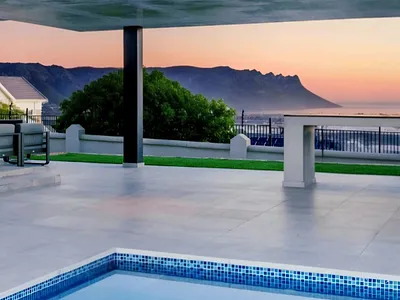 3 Bedroom House For Sale in Somerset West - sKqP.webp
