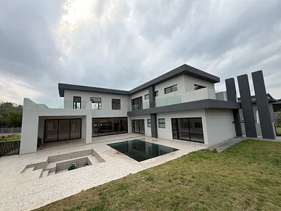 5 Bedroom House For Sale in Eye Of Africa, Eikenhof - oziD.webp