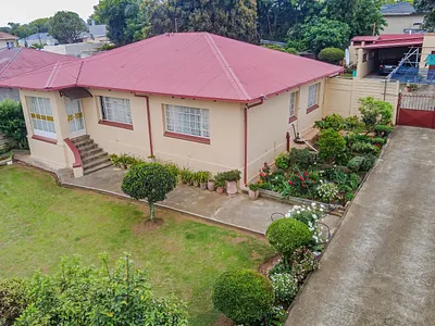 3 Bedroom House For Sale in Germiston - A9s9.webp