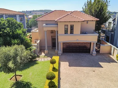 5 Bedroom House For Sale in Aspen Hills Nature Estate, Johannesburg - CMeF.webp