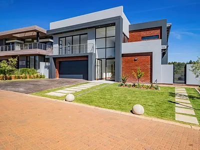 4 Bedroom House For Sale in Eye Of Africa, Eikenhof - XPO9.webp