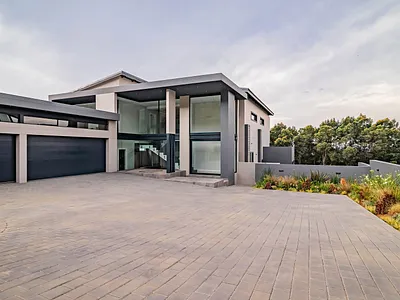 5 Bedroom House For Sale in Eye Of Africa, Eikenhof - P7Ro.webp
