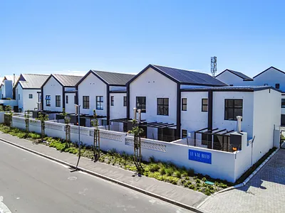 3 Bedroom Apartment To Rent in Blouberg - Syyw.webp