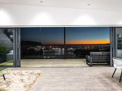 3 Bedroom House For Sale in Somerset West - kOl4.webp