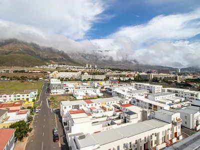 2 Bedroom Apartment For Sale in Cape Town - kMuF.webp