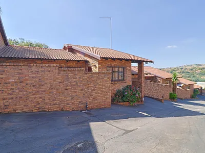 2 Bedroom Townhouse For Sale in Johannesburg - FnBl.webp